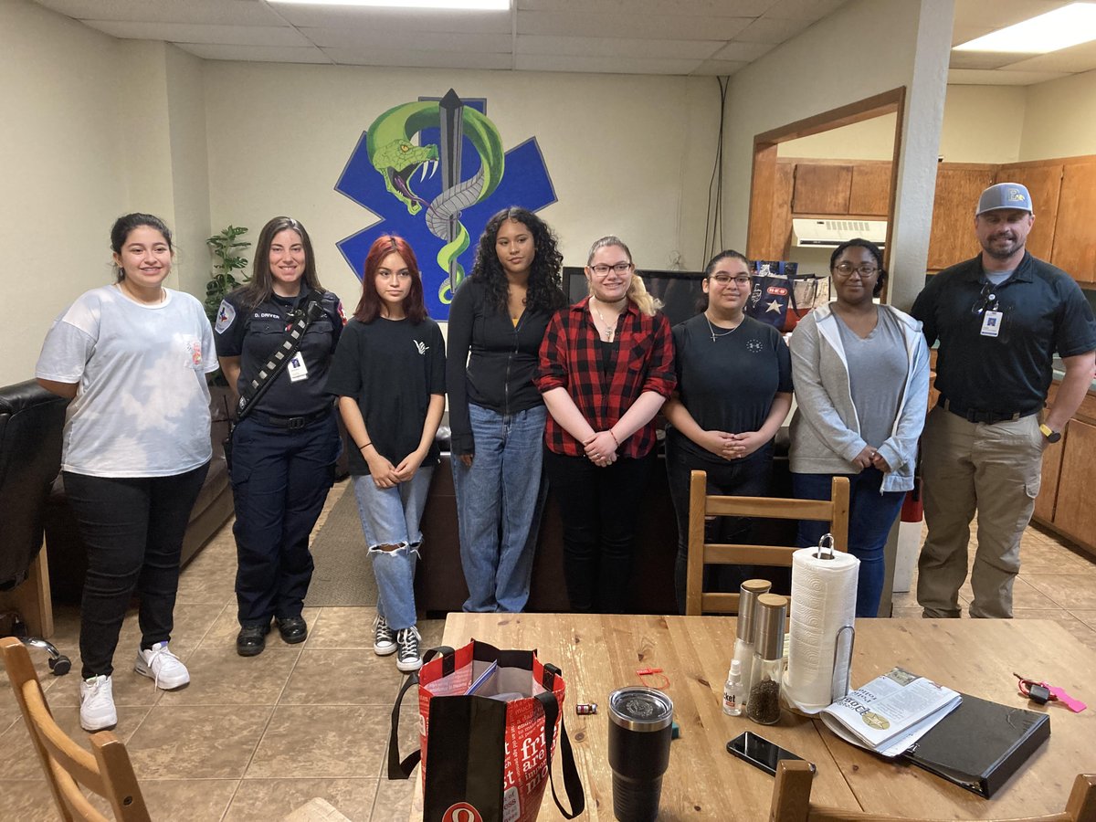 culinaryartslhs's tweet photo. LHS Culinary department and The Lockhart Chamber of Commerce deliver homemade treats to the First Responders on Friday, Sept. 16th. 🤠
#LHSCulinaryArts
#CTELockhart
#LHS
#LockhartHS
#LOVEMYLISD
#Lockhart4People
#LockedonExcellence
#UnLockingPotential
#LockhartLeading https://t.co/pEeqNl1TNi