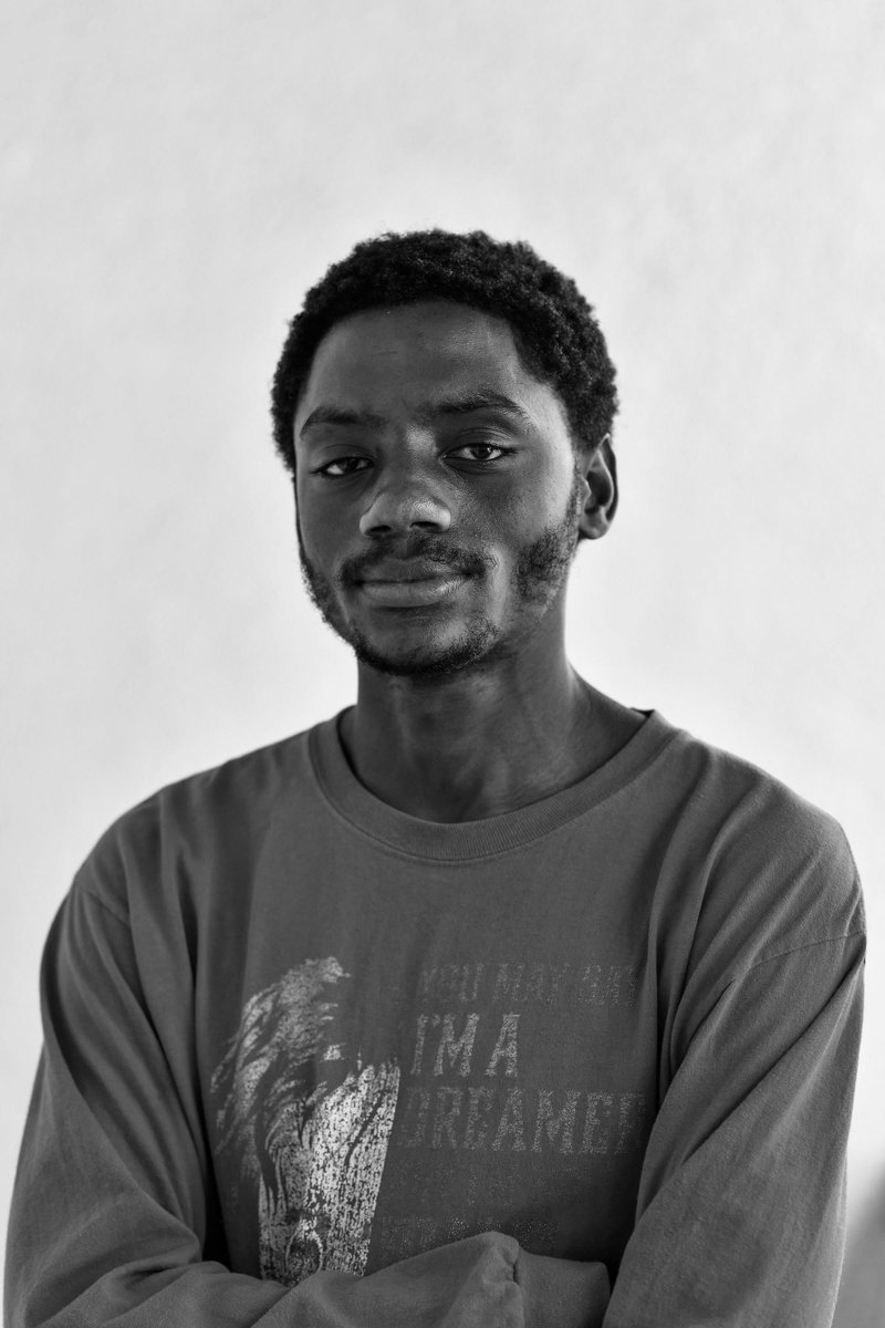 2020VisionDig's tweet photo. @josuepierrem is a Rwanda-born full-time practicing artist. He expresses his delight in telling stories about dissimilar cultures and beauty. Also, most of his paintings celebrate the advance of women and a carefree new generation of Africa. Learn more! https://t.co/F9TRiYhcLm https://t.co/H1XdROHVMu