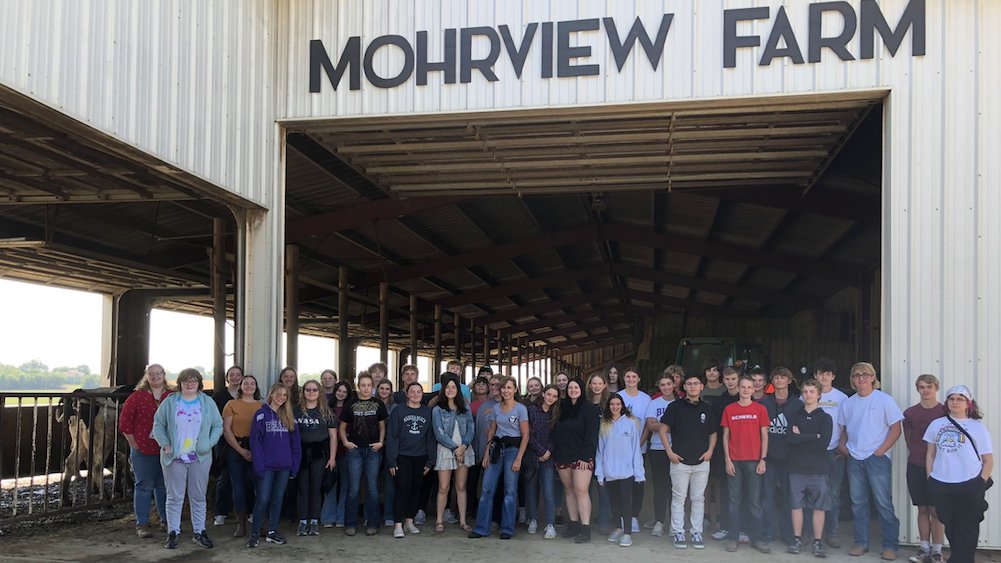 BlairAgEd's tweet photo. Animal Science class trip to Mohrview Dairy. The Mohr family has owned and operated this farm for 100+ years! Thanks to Tracy Behnken @MidwestDairy for hosting us today! https://t.co/Fg3VnEl7kP