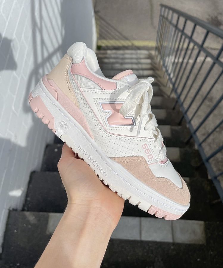 travybaha's tweet photo. New balance pink 550 https://t.co/546fuN1KAR
