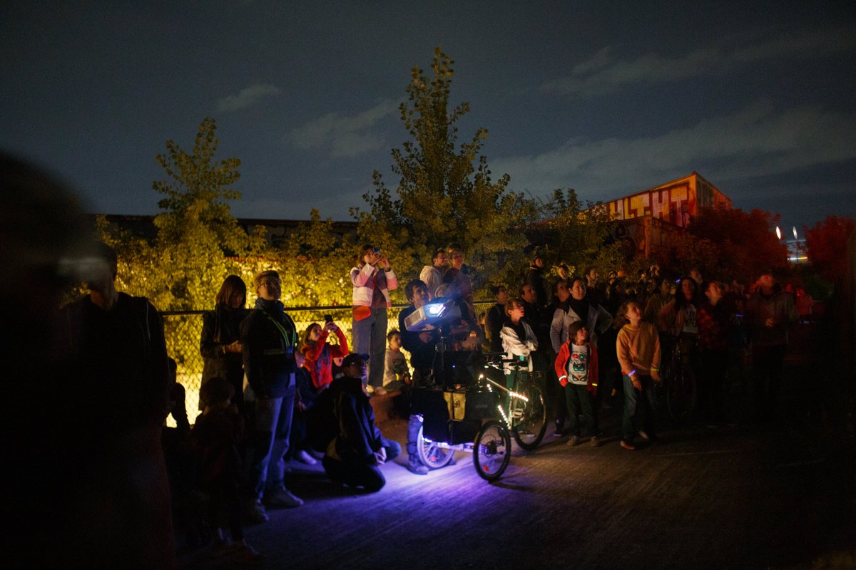 mapp_mtl's tweet photo. 📸Retour en images sur la promenade cyclo-mapping de @vjsuave samedi dernier à @Arr_RosemontPP. Un moment magique !

Prochaine promenade les 𝟐𝟑 𝐞𝐭 𝟐𝟒 𝐬𝐞𝐩𝐭𝐞𝐦𝐛𝐫𝐞 au @QDS_MTL 

🎟 Inscrivez-vous ici : https://t.co/2gJSK85nUR

Photos: Renata Chebel https://t.co/ZCLYGw2kpL