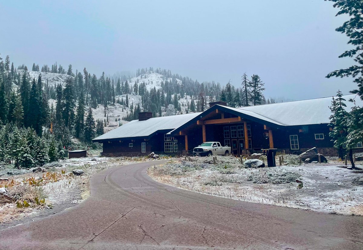LassenNPS's tweet photo. Take that there season o' fire! We be enjoyin' the white treasure ❄️from the sky! Due to new snowfall, the park highway be temporarily closed between the Kohm Yah-mah-nee Visitor Center an' Summit Lake. Oh an' 'appy talk like a gentleman o' fortune day! #TalkLikeaPirateDay https://t.co/M8b4Yhu27c