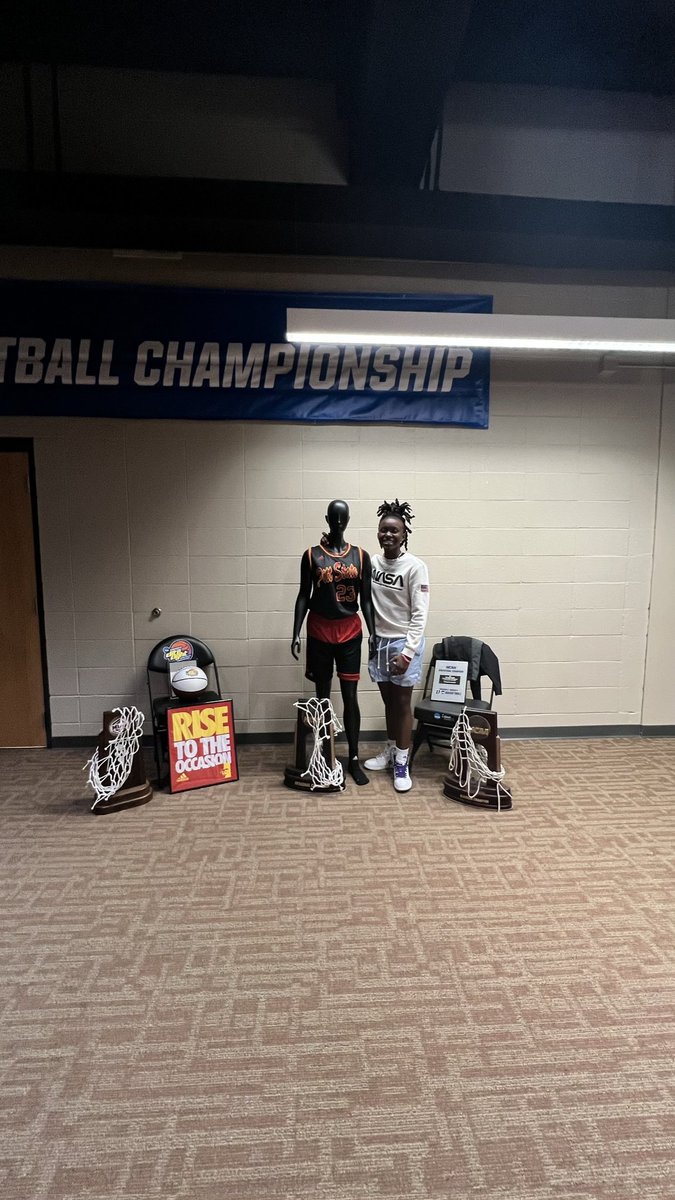 Millerfam16's tweet photo. 2023 PG @HannahMiller_23 received her 1st offer from D2 @GorillasWBB . When ask how was her Visit she said the Facilities similar to D1 schools and the coaching staff made her feel comfortable and at home. @PrepGirlsHoops @PGH_Georgia @SheGotGame7 @InsiderExposure https://t.co/Um6h8GmAjR