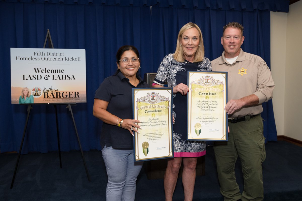 kathrynbarger's tweet photo. We can only tackle #homelessness in @countyofla if we're working together. I'm incredibly grateful to the @LAHomeless and @LASDHQ teams who are on our streets every day offering services, shelter, and support to people in the Fifth District. https://t.co/svHTwEMPpn