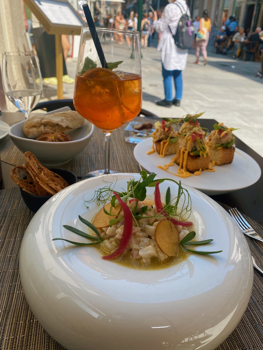 worldwydewayne's tweet photo. life update: i left figma and am now eating, drinking, and frolicking my way through europe https://t.co/mzWiXmaz4I