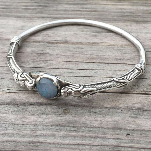 becdr2's tweet photo. So good I had to share! Check out all the items I'm loving on @Poshmarkapp #poshmark #fashion #style #shopmycloset #marika #betterbe #wellstonejewelry: https://t.co/UXHzKMdcPV https://t.co/0QOQN1FgIq