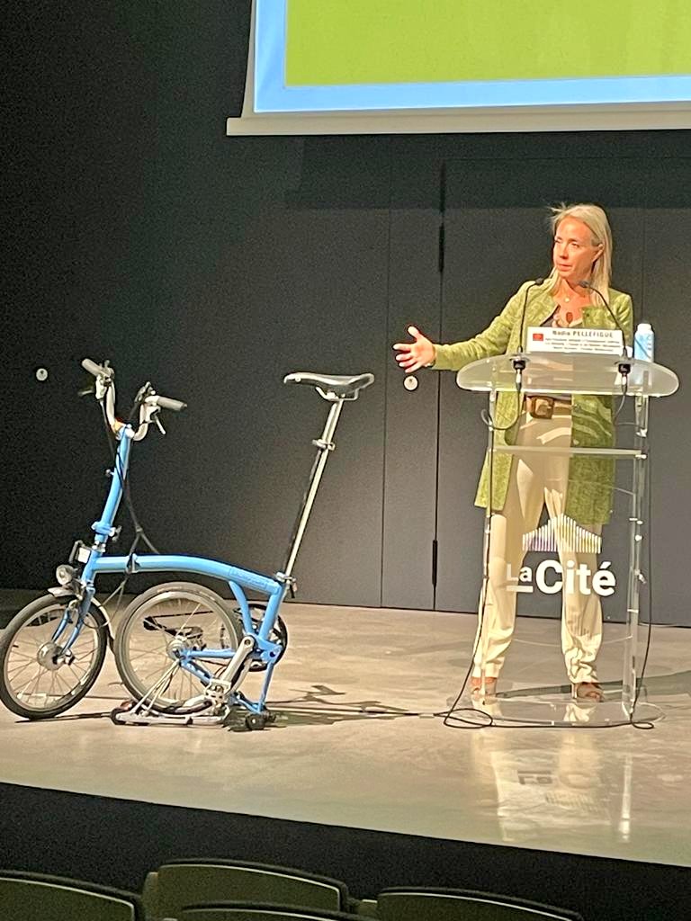 NadiaPellefigue's tweet photo. 🚲Un néerlandais parcoure 909 km à vélo par an, contre 87 km pour un français.

Construire ensemble des solutions : usagers, pouvoirs publics, entreprises.
En s’inspirant de ceux qui ont réussi 🇳🇱

Je lance pour l'@Occitanie la projection-débat du documentaire #TogetherWeCycle. https://t.co/NoXb4bE2Bt