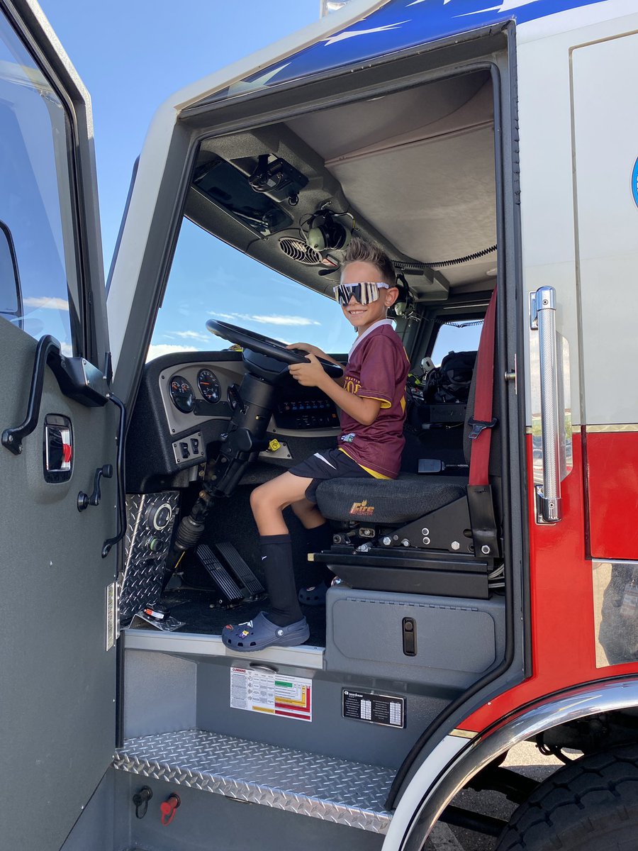 poudrefire's tweet photo. Thank you to everyone who came to the #Timnath Fall Festival yesterday! Our firefighters got to show off some of their secret balloon making skills and we loved letting some future #firefighters see what it’s like behind the wheel! https://t.co/t5VPANQ9r6