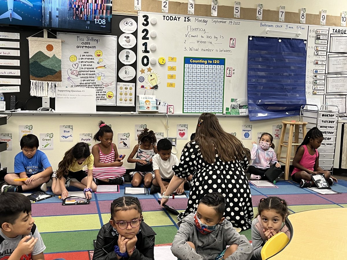 Mstewart_2u's tweet photo. This 1st grade teacher at Carruthers totally nailed the Gradual Release of Instruction model during her math lesson today ⁦@MStruzzo⁩ ⁦@kckschools⁩ ⁦@astubblefield7⁩ @JudithC1908 this lesson was 🔥 🔥 🔥 https://t.co/4LHszRmoHL