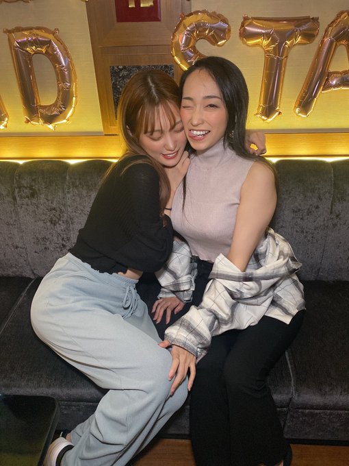 歌舞伎町BAR HARUにあかりん (美谷朱里)きたぞ~！ 久々に会ったぁ~オリシャンもありがとう！ 仲良しは変わらずやでぇ🥰 https://t.co/Jtx8ATMq1V