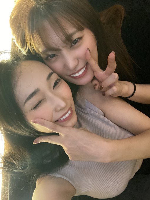 歌舞伎町BAR HARUにあかりん (美谷朱里)きたぞ~！ 久々に会ったぁ~オリシャンもありがとう！ 仲良しは変わらずやでぇ🥰 https://t.co/Jtx8ATMq1V