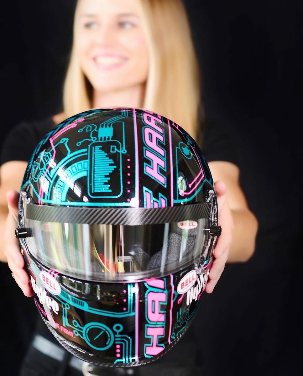 BellRacingHQ's tweet photo. Have you ever wondered why tearoffs are so important??

⏩️ Swipe to see a before and after of @McKennaHaase’s helmet. https://t.co/XbQEZqQfmG