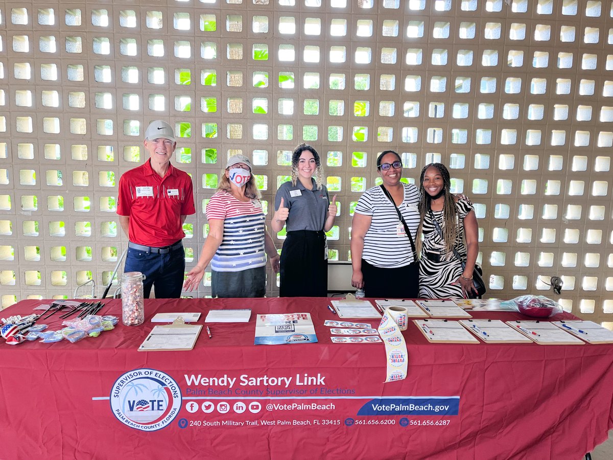 votepalmbeach's tweet photo. ✨Thank you for having us for DAY 1 of National Voter Registration Week! We cannot wait to visit more schools this week!
✨
#NVRW #NationalVoterRegistrationWeek https://t.co/zlAq5xGmks