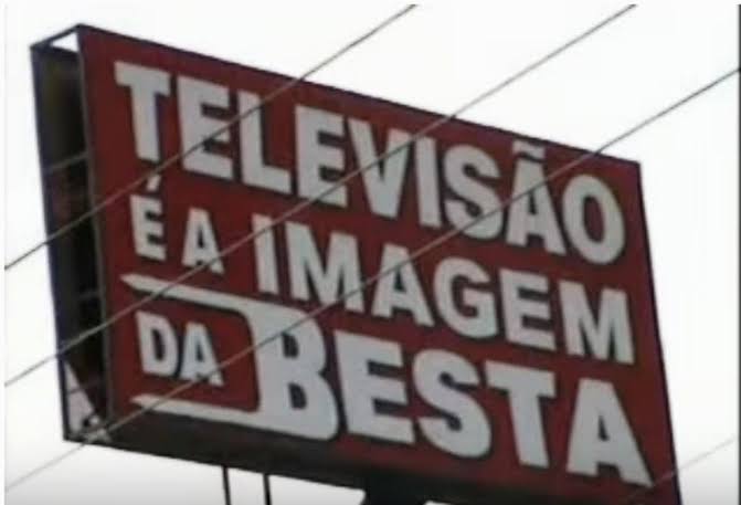 DarioDaIPO's tweet photo. @CortesAltoValor Há uns 20 anos eu olhava p/aquelas placas,q a igreja Jesus Cristo dos últimos dias,colocava como:
O fim está próximo
Tv a imagem da Besta
E dava risa
E pensava:Esses kras são tudo doidos

Hj em dia eles me perturbam p/ kraii
KD dia o mundo fica + estranho e bizarro https://t.co/3iKA3k9HMS