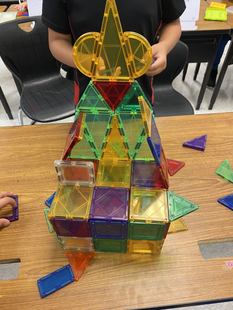 cses_tech's tweet photo. Working on our building skills! https://t.co/EUkMYmmtPI