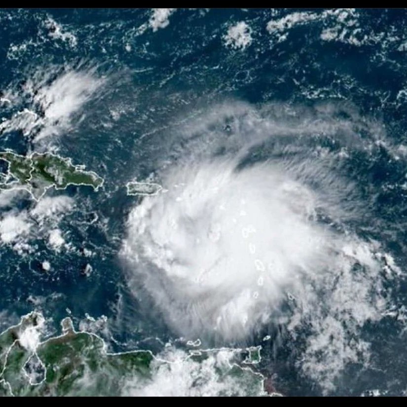 XanderZayas's tweet photo. Puerto Rico. Mi pueblo sufre nuevamente el envate de la naturaleza, pero si algo sabemos hacer es levantarnos no importa que tan fuerte sea el golpe. Espero estar lo antes posible en casa ayudando a mi gente en todo lo que pueda.🇵🇷🙏🏼
#críaboricua
#pray4puertorico
#prselevanta https://t.co/pRfAsiFZch
