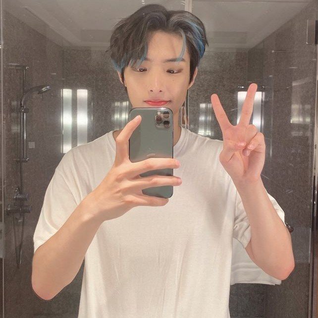 jackisnoozing's tweet photo. ✌🏼✌🏼

#ATINYselcaday #ATSD #ATEEZ #Mingi #8MakesOneTeam @ATEEZofficial ♡ https://t.co/XaN0OAYyC5