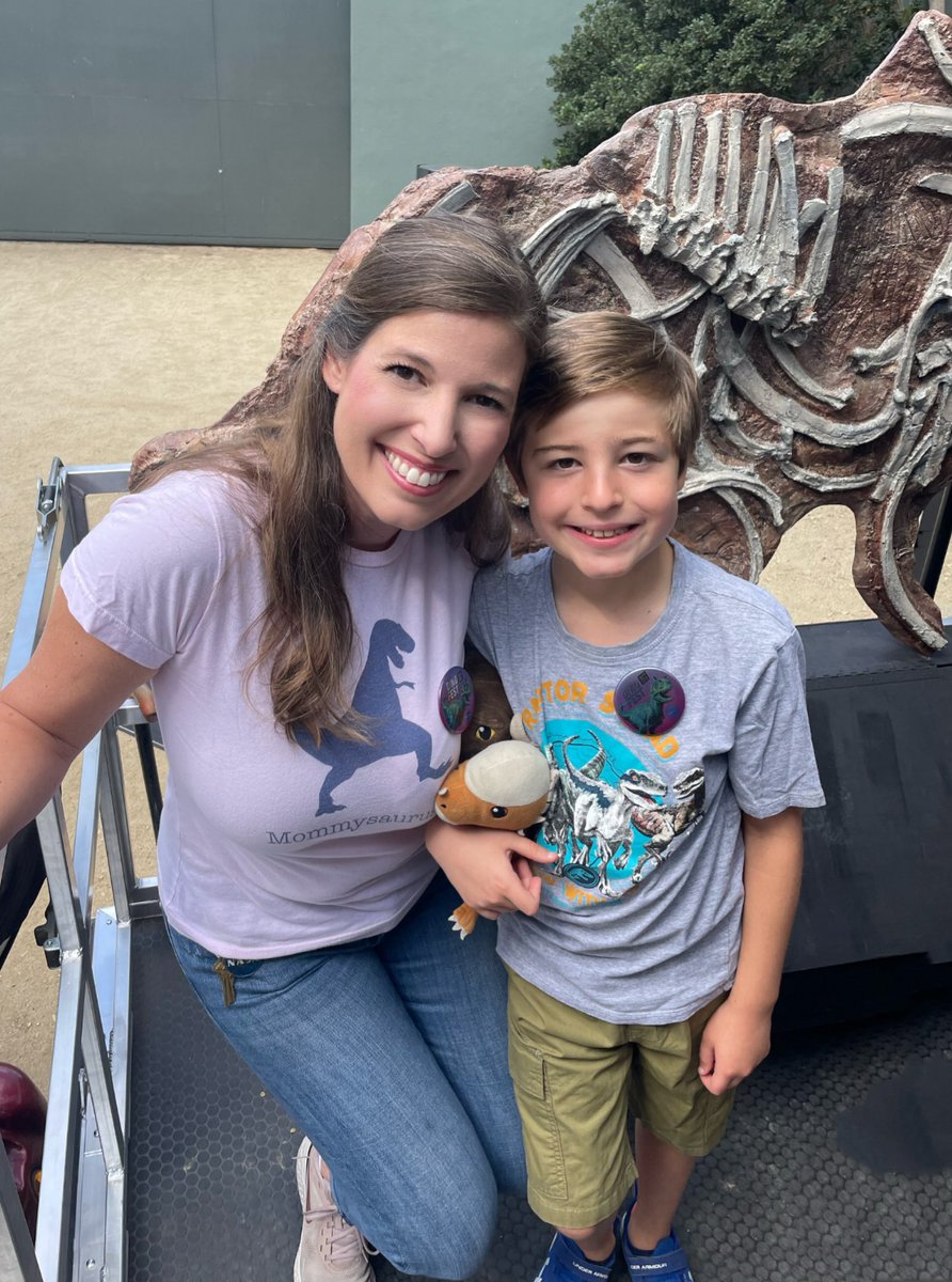 MJuricaCBS47's tweet photo. So much fun at #DinoFest @NHMLA yesterday! My future paleontologist was so excited to meet everyone and spend the day mapping his next set of Dino digs🦕🦖❤️ #mamasaurus #futurepaleontologist https://t.co/poQskfrMvR