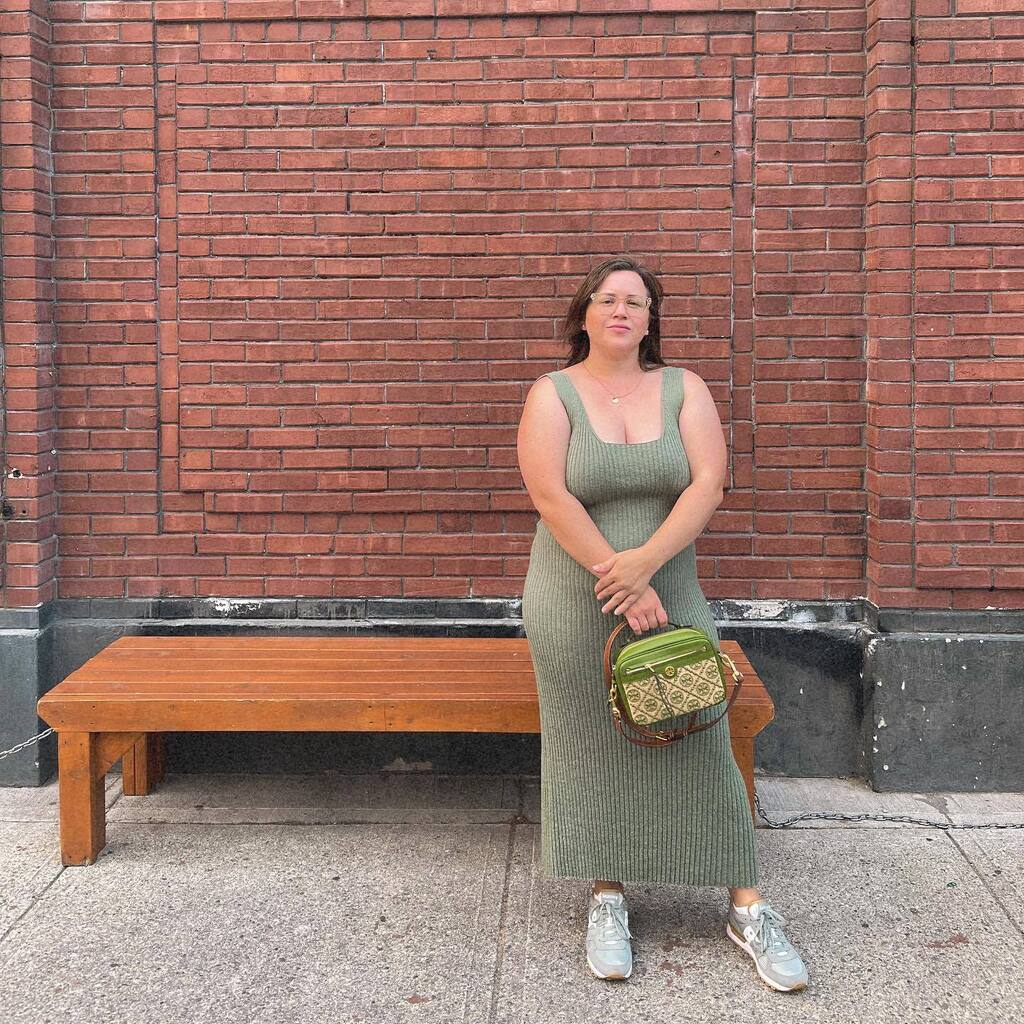 LeslieRossiALWC's tweet photo. Fall might start tomorrow but my closet says otherwise π
#sneakerstyle #toryburchbags #anthropologie #myanthropologie #clearly #mountpleasant #vancouverstyle #vancouverblogger #sweaterdress #midsizeootd https://t.co/pkUezClfOR https://t.co/qvYx6ofzgk
