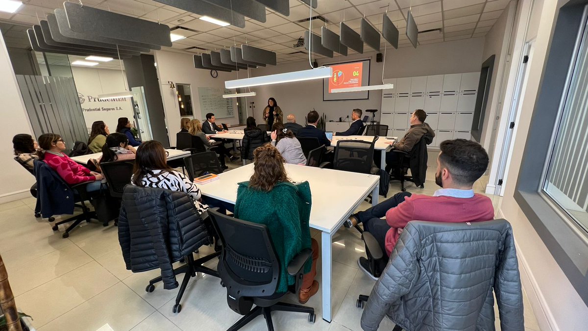 centroconfye's tweet photo. Hoy en las oficinas de #PrudentialSeguros en Mendoza fue presentada la VI Guía de Buenas Prácticas.
Nos llena de alegría que el trabajo que sacamos adelante con distintas empresas desde #CONFyE llegue a otras empresas de la región de Cuyo. https://t.co/TTieNCeZdg