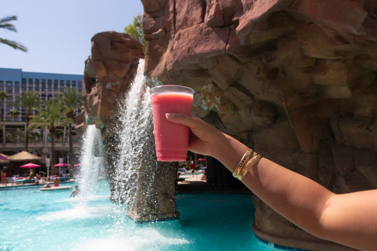 Your fav place to cool off 🍹 #GOPOOL #CaesarsSummer
