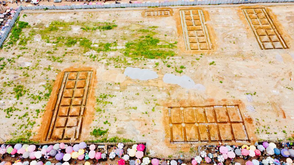 KadunaMarkets's tweet photo. Update from Sabo Market Site
The developer has mobilized to site and construction works are at substructure level.
Item of Work: Earthworks, reinforcement and concrete works are ongoing
@tnandul @YemieBakare @elrufai
#ShopsForAll https://t.co/b6CKWC6xqh