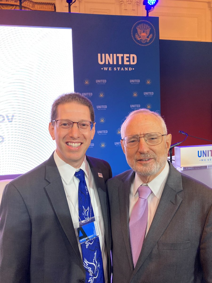 Deeply honored to be recognized at the <a href="/WhiteHouse/">The White House</a> #UnitedWeStand summit alongside <a href="/bobrobertsjr/">Bob Roberts Jr. ن</a> and <a href="/imammagid/">mohamed.magid</a> for our leadership of @MultifaithNN. And how moving to spend time with Rabbi Charlie Cytron-Walker (who spoke) &amp; fellow honoree Rabbi Rachel Schmelkin (<a href="/OneAmericaMvmt/">One America Movement</a>)