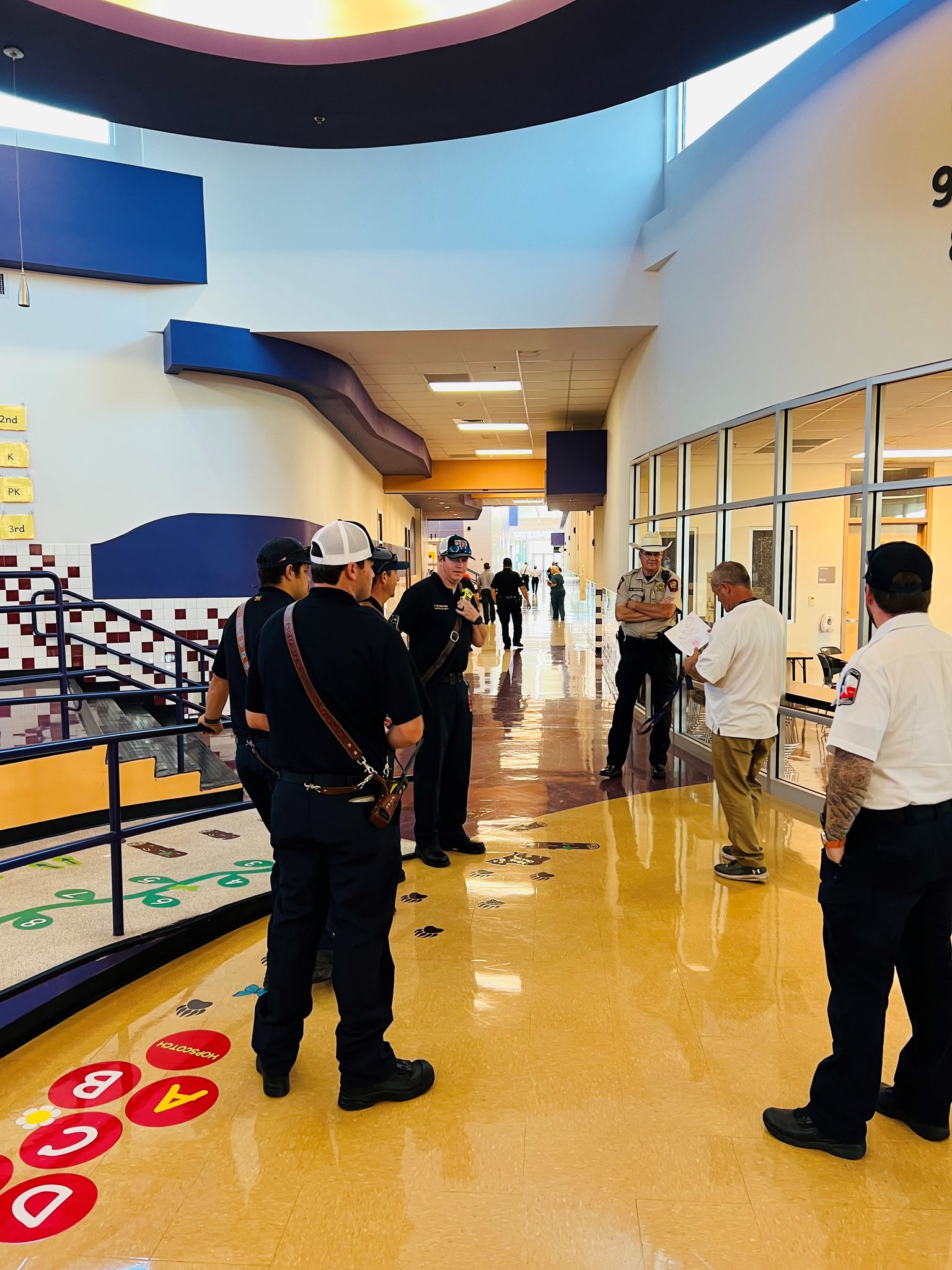 Marble Falls ISD on Twitter "MFE practicó simulacros de seguridad con