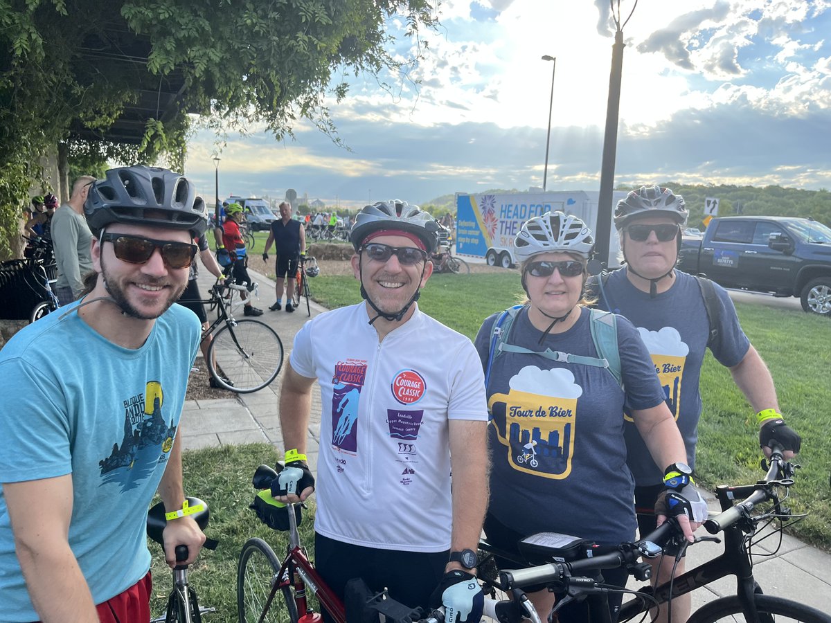 BHC_ENG's tweet photo. Tour de Bier yesterday was hosted by
@BikeWalkKC and @HeadfortheCure. BHC enjoyed serving as a silver sponsor for the event and even had some of our own cyclists out on the route! #TourdeBier #BikeWalkKC #HeadForTheCure #SafeStreetsForAll https://t.co/RXVGTZLsp3