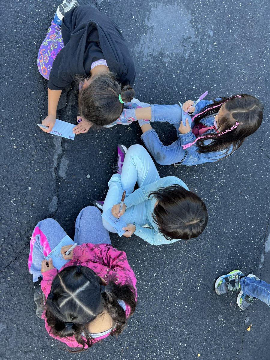 Sherrymohebati's tweet photo. @WalnutCreekSD Students sharing titles of their favorite books!!! Let’s Read!!! https://t.co/Ent82Wf6iW