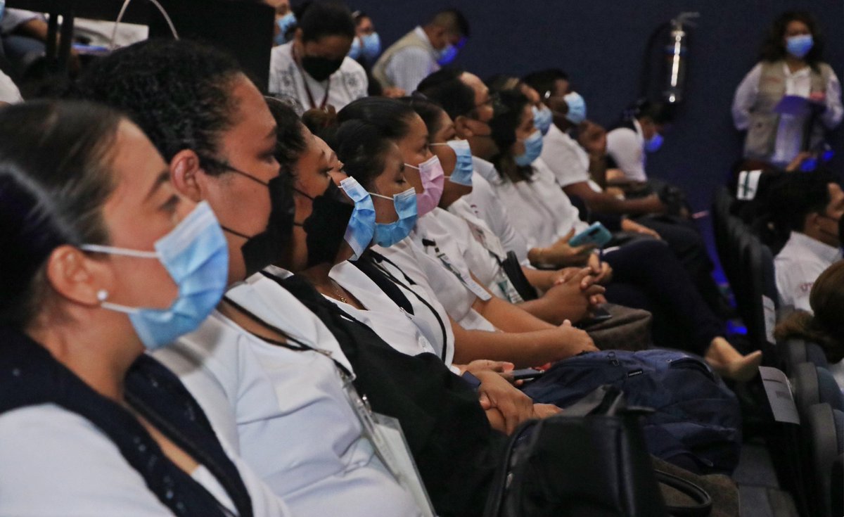 Isset_Tab's tweet photo. Representando a @DrMayans Director General del ISSET, asistió la Dra. Bertha Ortiz Ramos, Jefa de Salud Pública y Medicina Preventiva del ISSET, a la implementación del Módulo de Vacunas en la Plataforma Ambiente para la Administración y Manejo de Atenciones en Salud (AAMATES) https://t.co/szBWogV3jX