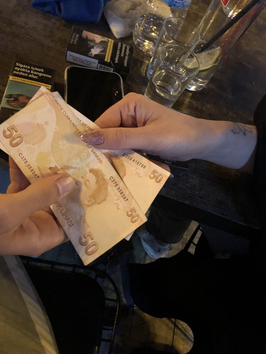 damllaceliikk's tweet photo. Eniştem bana hediye parası verdi https://t.co/rzo7IsTak5