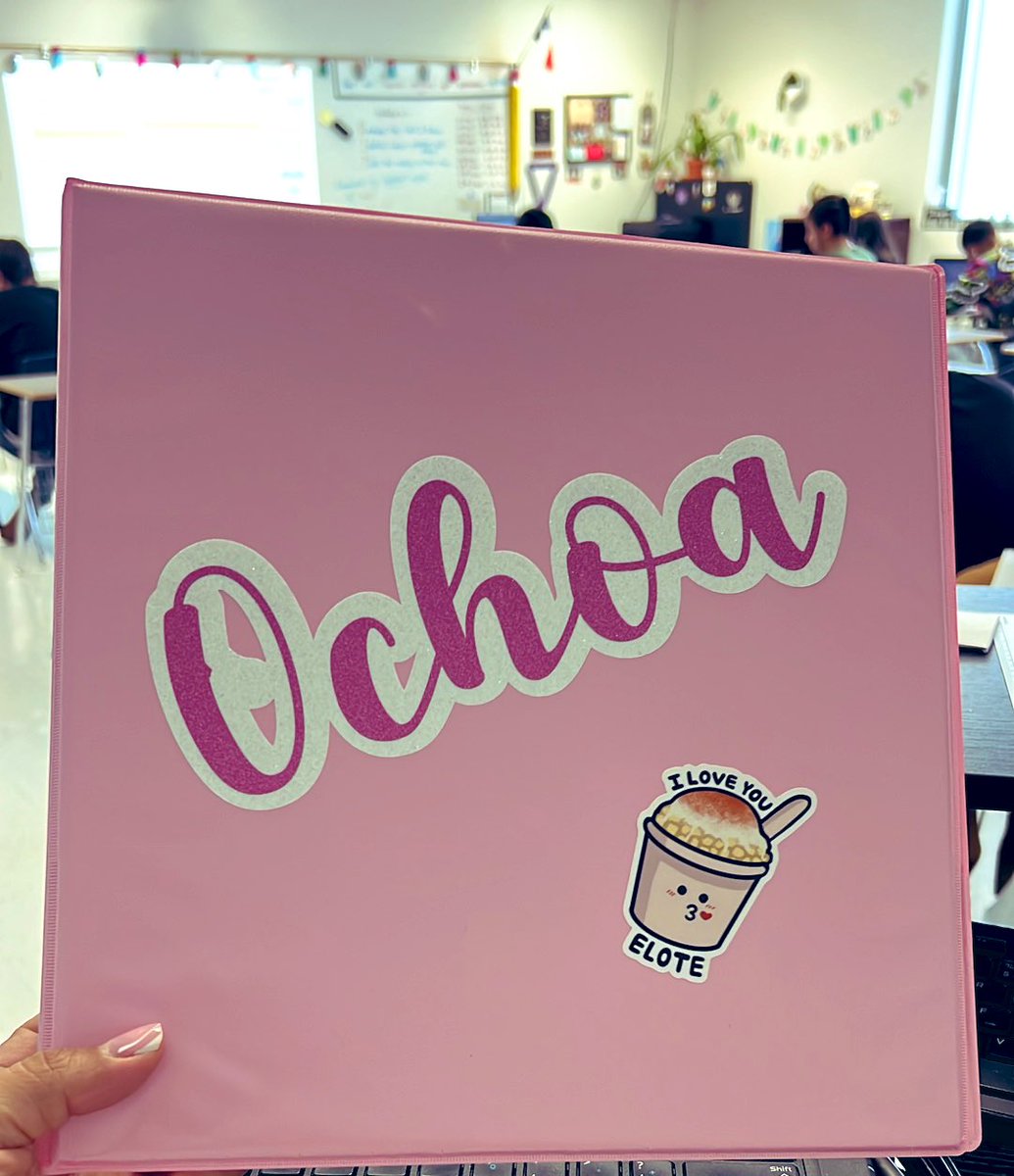 MOchoa_EHS's tweet photo. We sure have the best AP from #TeamSISD. New personalized data binders for our department 🗃. #MuchasGracias #Merci #格雷西亞斯 #ThankYou @gbrasg #EastlakeLOTE #ELOTE 🌽 (We sure needed new ones😅) https://t.co/lIUuFoezPy