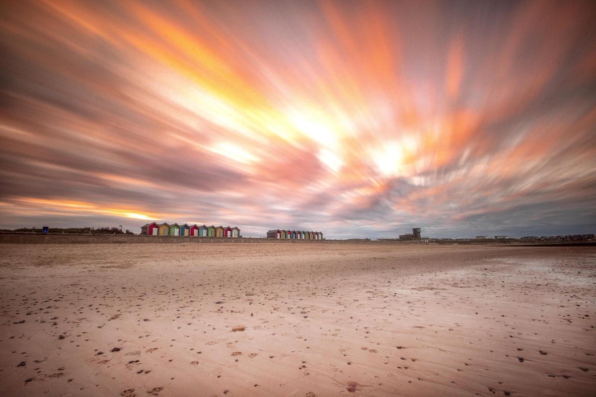 As Big Ben chimed 96 times, it was fitting to give 96 seconds.

Rest In Peace, Your Majesty.

#queensfuneral #QueenElizabeth #blyth #northumberland #ThePhotoHour #StormHour <a href="/BBCNEandCumbria/">BBC North East</a> <a href="/itvnews/">ITV News</a> #photography #nikon #sigma