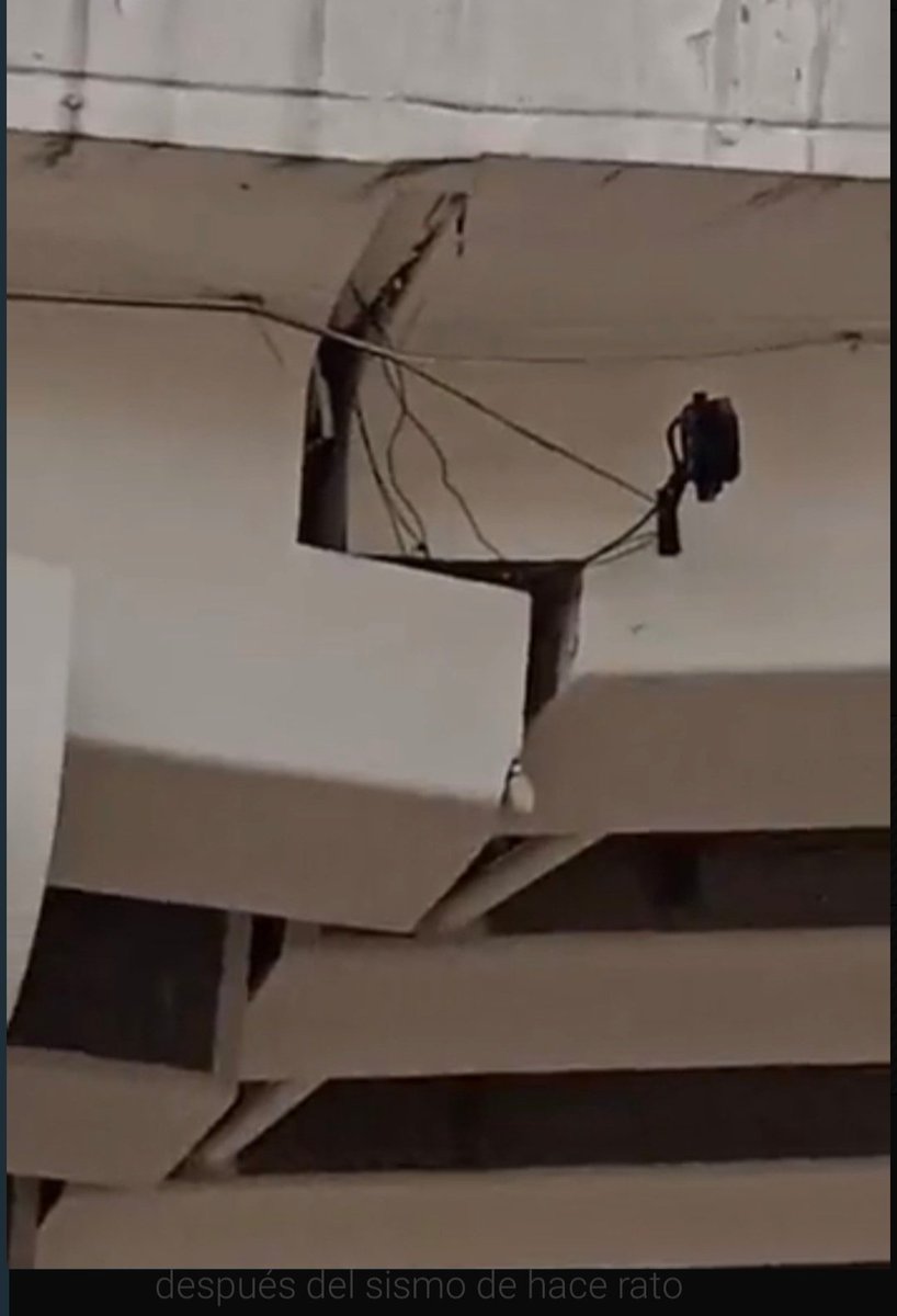 Huitzquillocan's tweet photo. ⚠️🚧
Informan autoridades municipales de #Huixquilucan, que cierran de manera preventiva el puente que conecta con el Viaducto Interlomas, sobre Palma Criolla justo frente al Centro Comercial Altika Interlomas, para revisión por parte de Protección Civil. https://t.co/8UPFYAf9IR