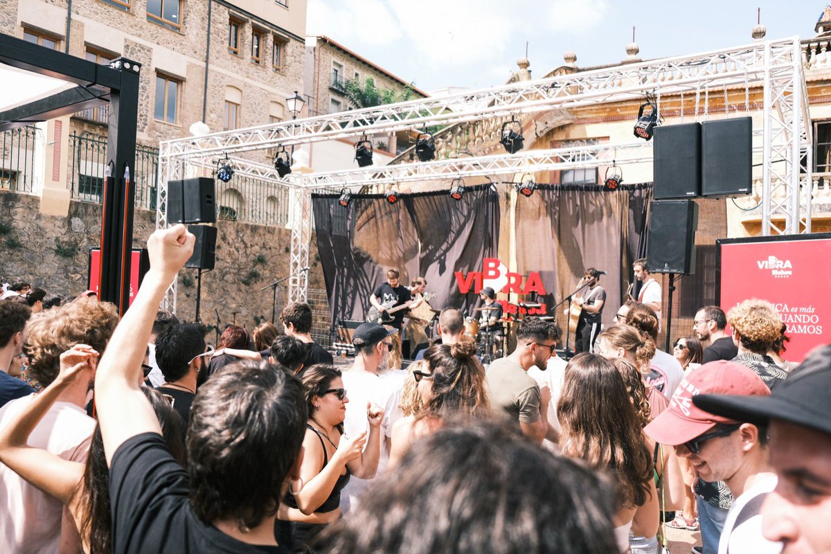 districteee's tweet photo. Activar musicalment un escenari verd com Montanejos. El doble check (so i natura) que arriba amb #vallesonora. Experiència idíl·lica a la segona edició. Una idea desenvolupada per Agència Districte i #senaproductions. https://t.co/3U4IiFBB7y