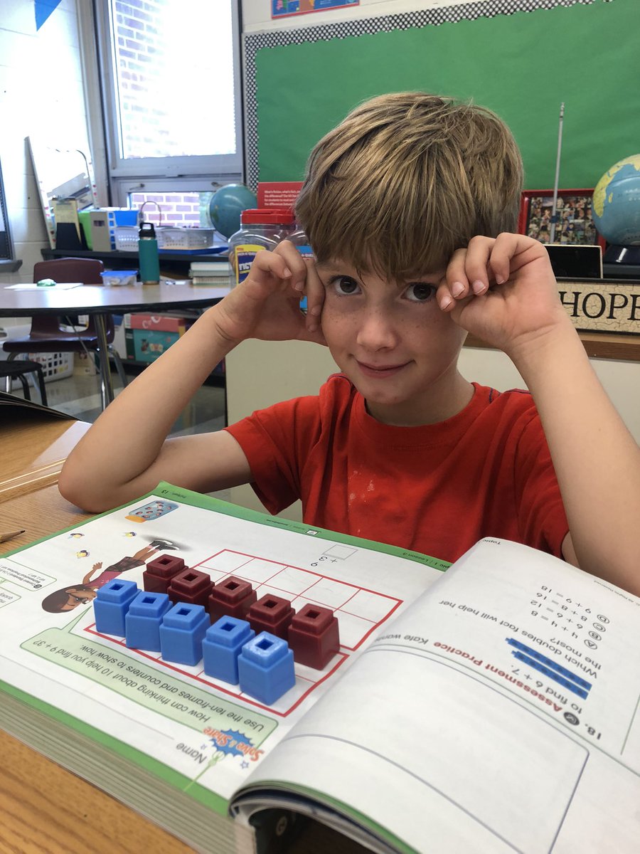 KymHarjes's tweet photo. Using blocks to “make a 10” to build our mental math practices #additionfacts #makeaten https://t.co/xmpEt8VGU4