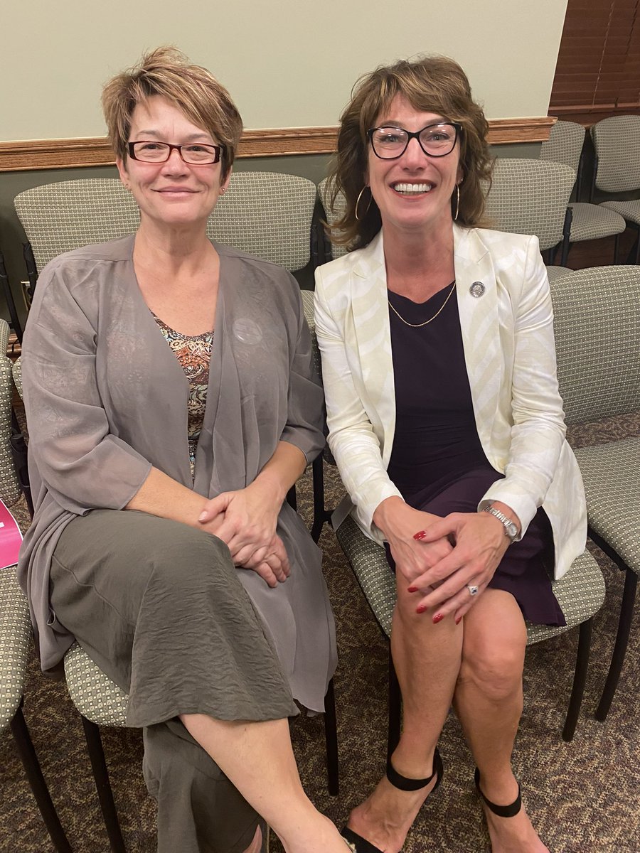 Emerge_PA's tweet image. We are so grateful to the countless elected leaders who invest their time in creating a path for more women to pursue public service! Thank you for joining us to celebrate the Class of 2022!