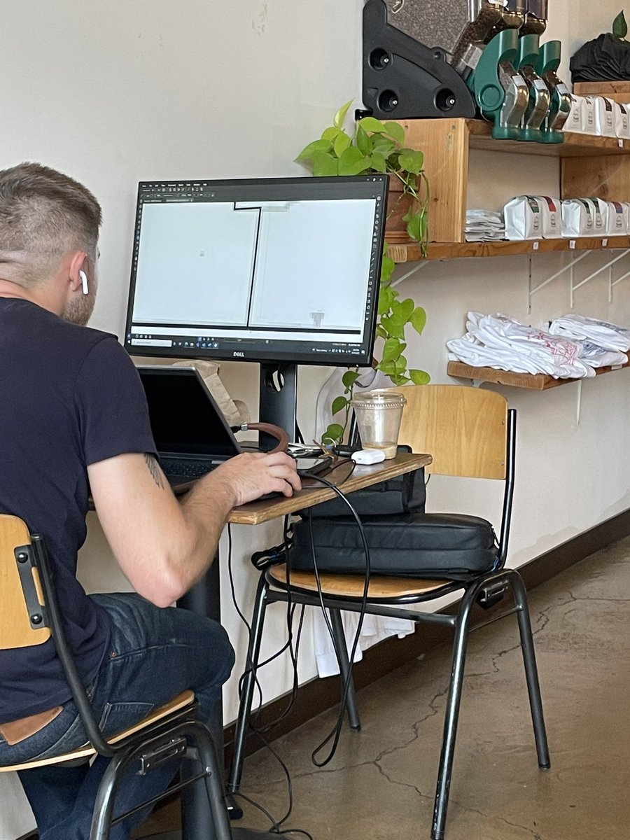 triptripoli's tweet photo. This dude brought a whole ass monitor to the coffee shop https://t.co/xCaVW4bkWW
