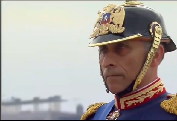 Nicolas38311918's tweet photo. GENERAL VIAL. Oficial Estado Mayor, Piloto militar, Paracaidista, Profesor militar, Profesor de academia, traductor intérprete militar (inglés) Magister Planificación Estratégica, Academia de Guerra del Ejército y un Magister Estudios Estratégicos, Army War College, EEUU. RESPECT https://t.co/geB0VevqvX