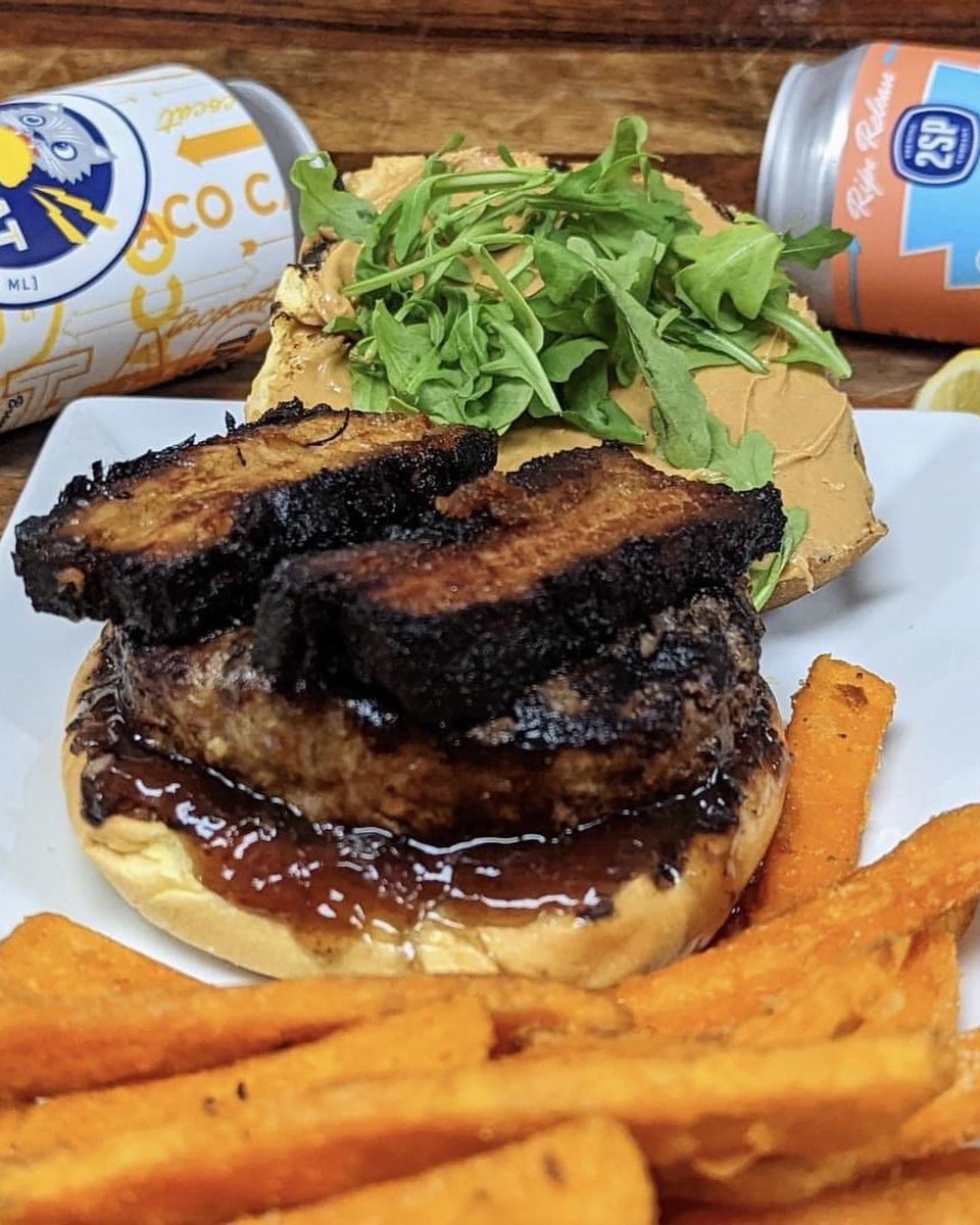 TheTwoStonesPub's tweet image. So here’s the plan. 📝

Leave work early. ✔️ 
Tell your friends to leave work early. ✔️ 
Head to Two Stones Pub. ✔️
Order a Mug of Beer. ✔️✔️
Sit back and relax! ✔️✔️✔️

#twostonespub #check #checkcheckcheck #leavingworkearly