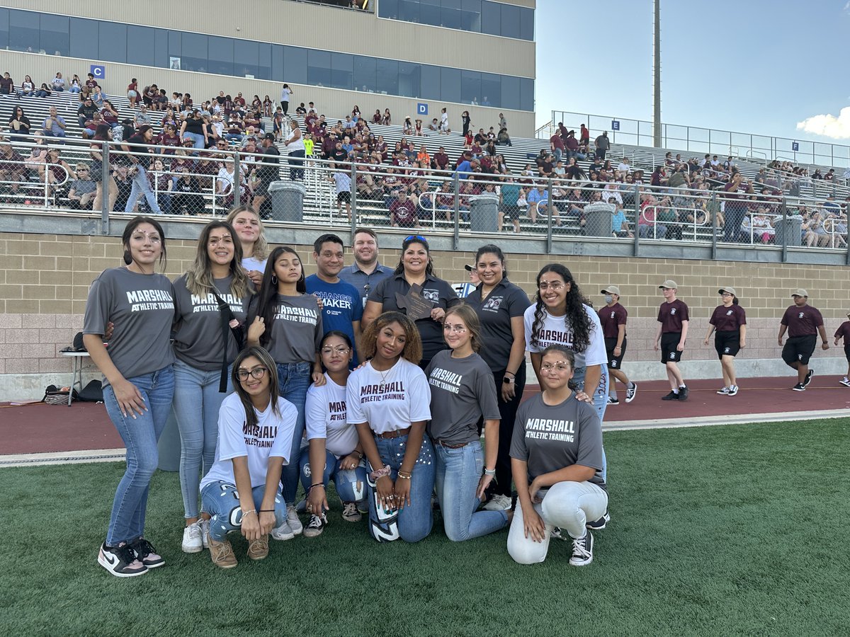 dctf's tweet photo. Congratulations to both Clark High School &amp; Marshall HS Athletic Training Staffs on being the University Health San Antonio Student Trainer Programs of the Week! @UnivHealthSA
 
https://t.co/iS7XBzLE6X https://t.co/pCP7DqkYxm