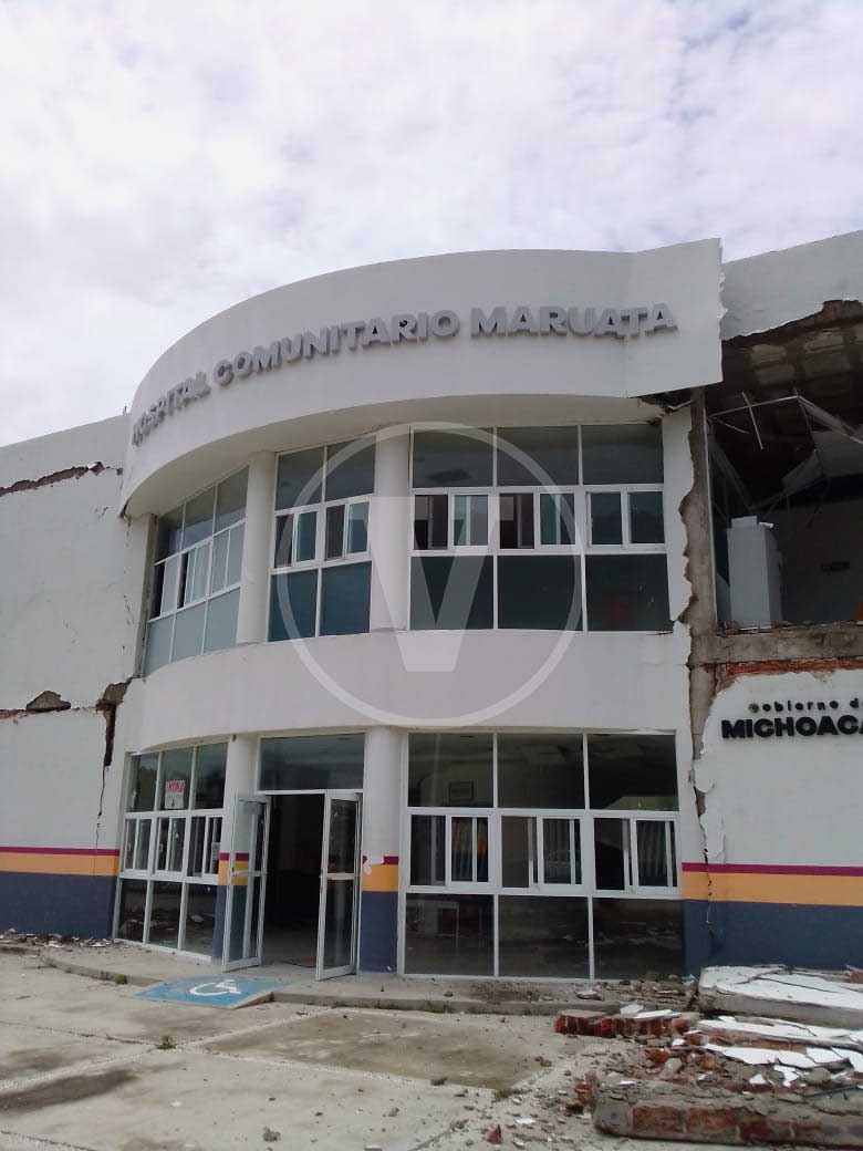 vozmichoacan's tweet image. SÍ HAY DAÑOS EN MICHOACÁN

👉El Hospital Regional de #Maruata presenta graves partituras luego del terremoto de magnitud de 7.4 con epicentro en Coalcomán, Michoacán.

👉El ISSSTE de #Apatzingán también presentó agrietamientos.
Fotos: 📸La Voz de Michoacán