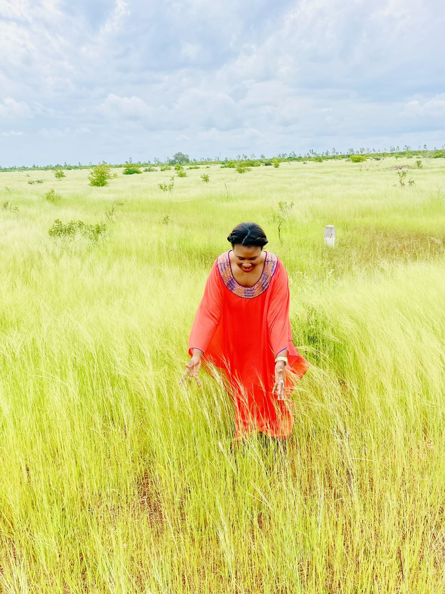 La véritable richesse d'une planète est dans ses paysages, dans le rôle que nous jouons dans cette source primordiale de civilisation l'agriculture. Tout par de la terre, tout fini par la terre, elle est belle, généreuse, fiable et elle nous nourrit. 
#AissataDiakité