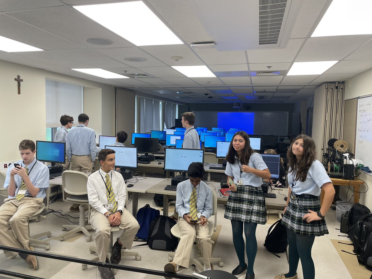 FeehanRobotics's tweet photo. Robotics is back in session!!!! Looking forward to a great year!!! Be part of greatness!!! #Robots #team #firstmeeting #Feehan https://t.co/FBs0P38L1M