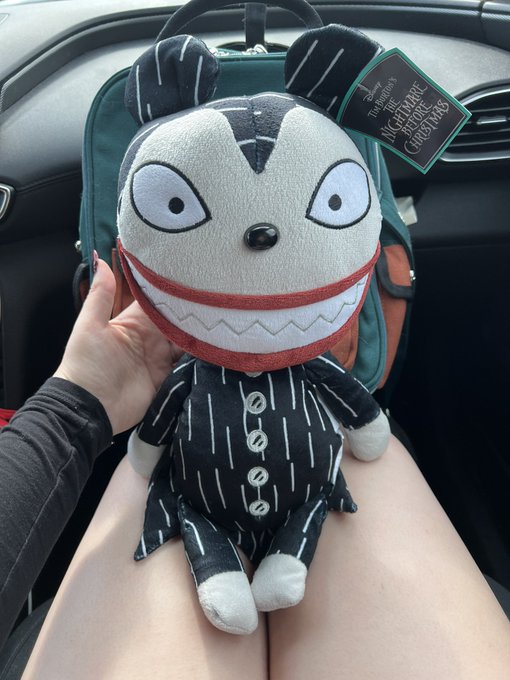 My inner child is CRYING https://t.co/MtDfddKIZK