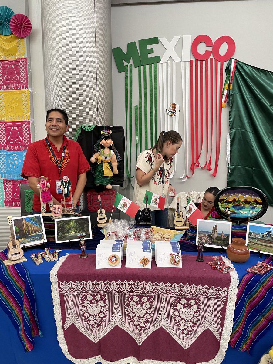 MandyIAH87's tweet photo. Hispanic Heritage day at IAH 09-19-2022 https://t.co/4oDYWPIF9Y