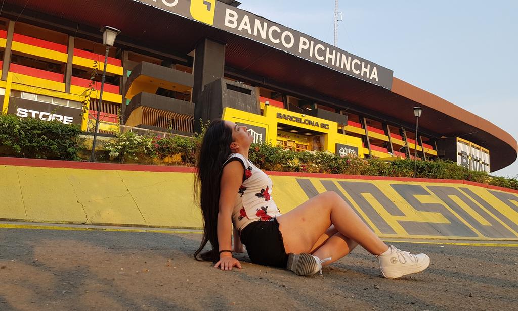 madelpiboni's tweet photo. 💛🖤Huele a campeón!!!💛🖤

#ClásicoDelAstillero #LigaProBetcris #Barcelona #VamosIdolo #BSC https://t.co/nnaGUk3k7T