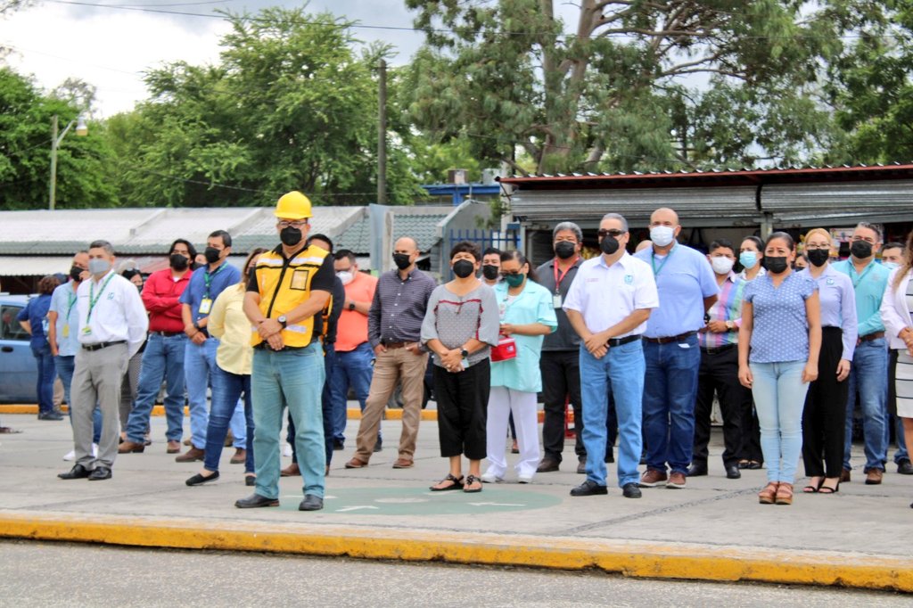 Tu_IMSS_TAM's tweet photo. Nos sumamos a este #simulacro para promover la cultura de la #ProtecciónCivil, el #IMSSTamaulipas participa en el #SimulacroNacional2022 #SimulacroIMSS https://t.co/d9W5CFMLEF