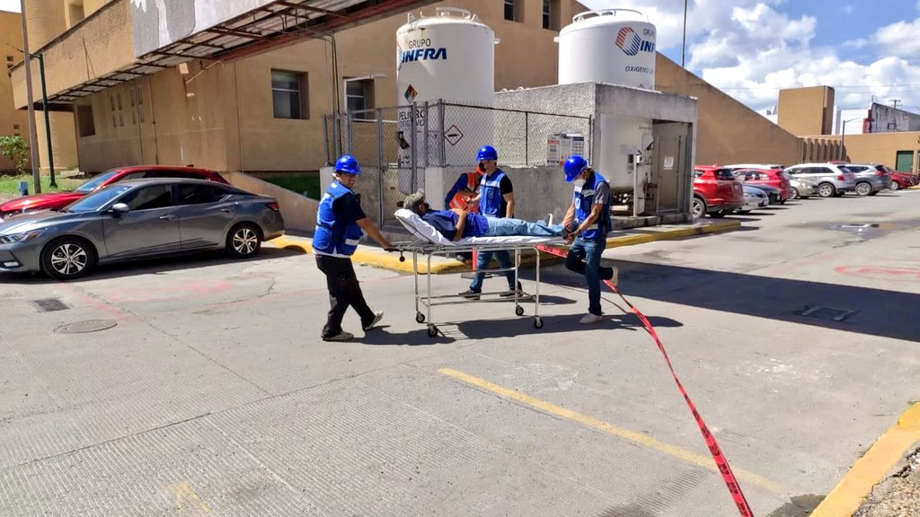 Tu_IMSS_TAM's tweet photo. Unidades médicas del #IMSSTamaulipas realizan evacuación durante el #SimulacroNacional2022. #SimulacroIMSS https://t.co/tAoxHyOwnZ